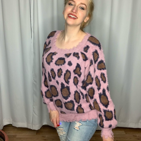 NEW Umgee Animal Print Long Sleeve Pullover Sweater with Distressed Hem - Picture 10 of 11